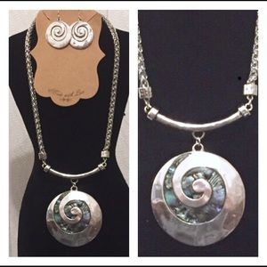 Abalone & Hammered Silver Necklace w/Earrings